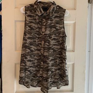 Long tank top with camouflage pattern